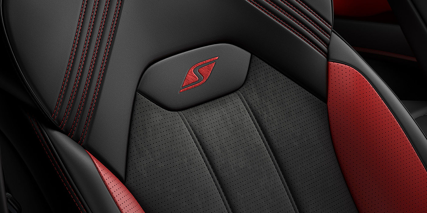 Bentley Bucuresti Bentley Bentayga S seat with detailed red Hotspur stitching and black Beluga coloured hide. 
